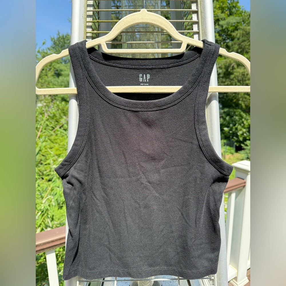 GAP Black Fitted Cropped Tank Top